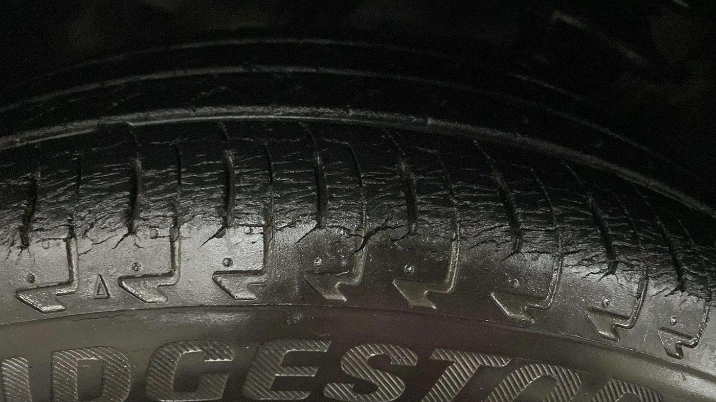 2017 Maruti IGNIS ZETA 1.2 AMT, Petrol, Automatic, 36,948 km, Right Rear Tyre Tread