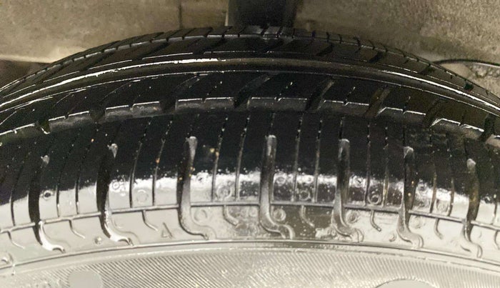 2019 Hyundai NEW SANTRO MAGNA AMT, CNG, Automatic, 60,193 km, Right Rear Tyre Tread
