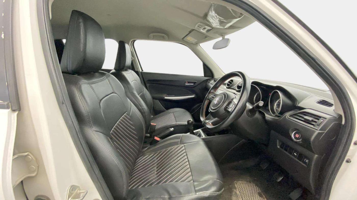 2018 Maruti Swift ZXI, Petrol, Manual, 56,447 km, Right Side Front Door Cabin