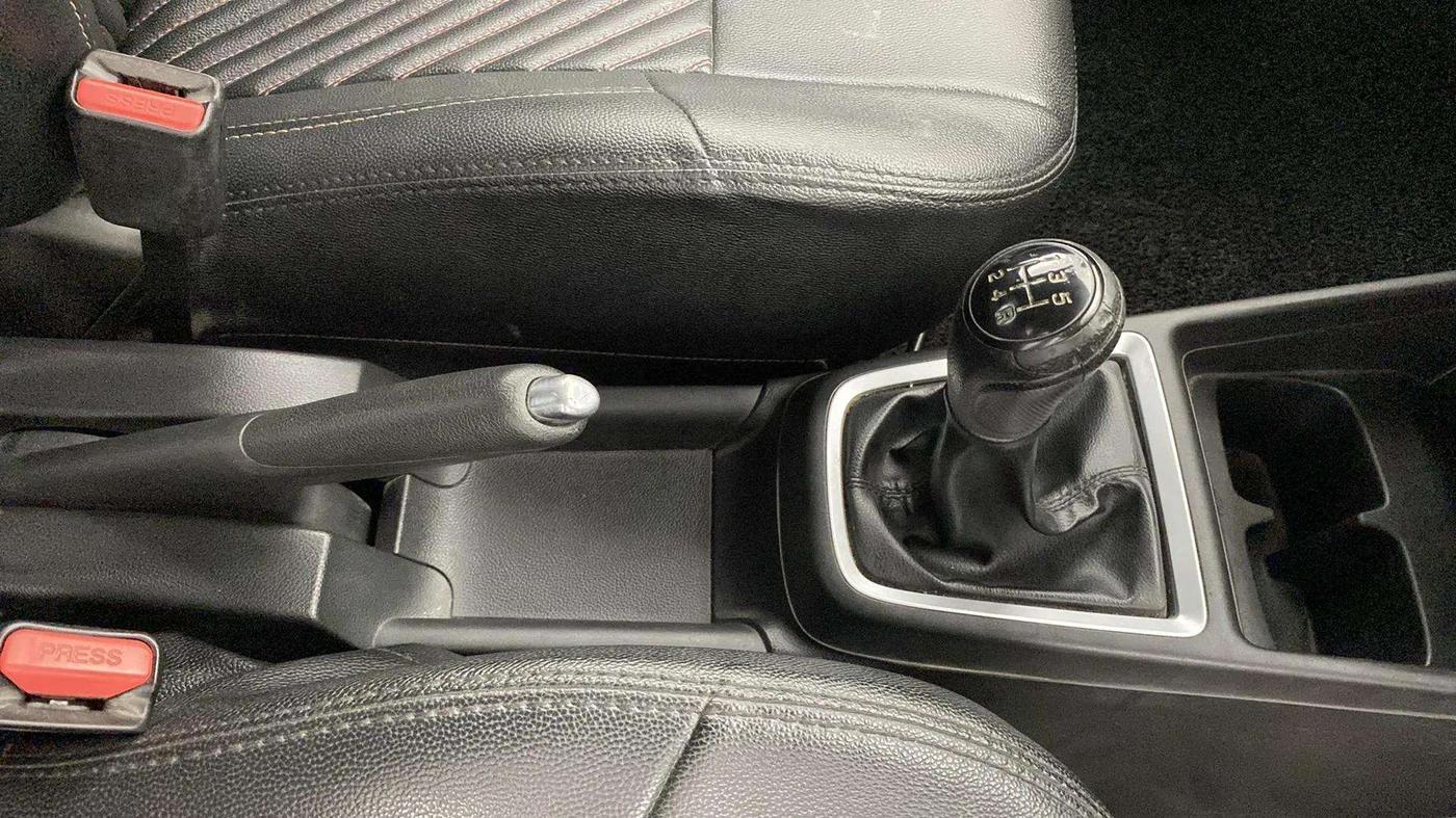 2018 Maruti Swift ZXI, Petrol, Manual, 56,447 km, Gear Lever