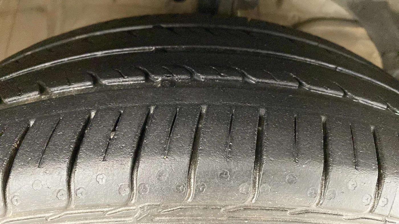 2018 Maruti Swift ZXI, Petrol, Manual, 56,447 km, Right Front Tyre Tread