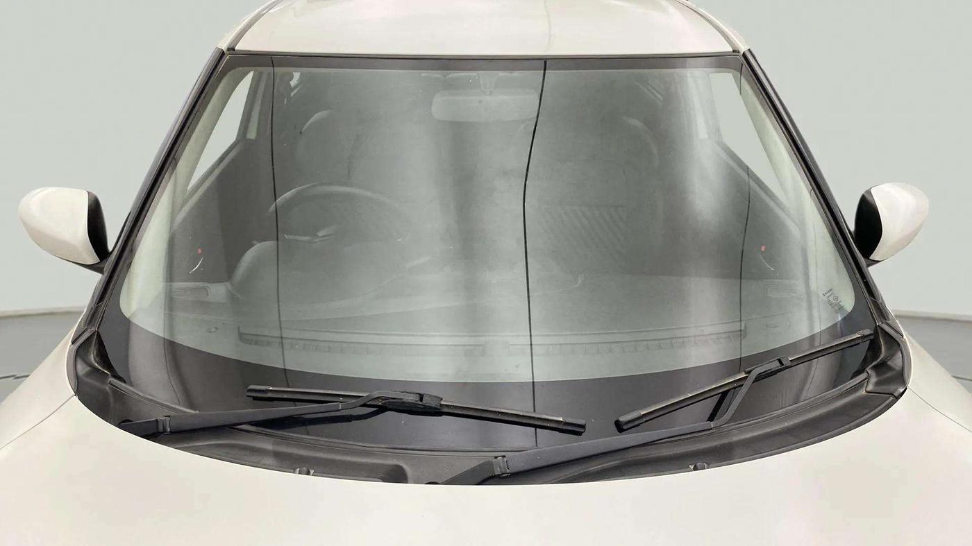 2018 Maruti Swift ZXI, Petrol, Manual, 56,447 km, Front Windshield
