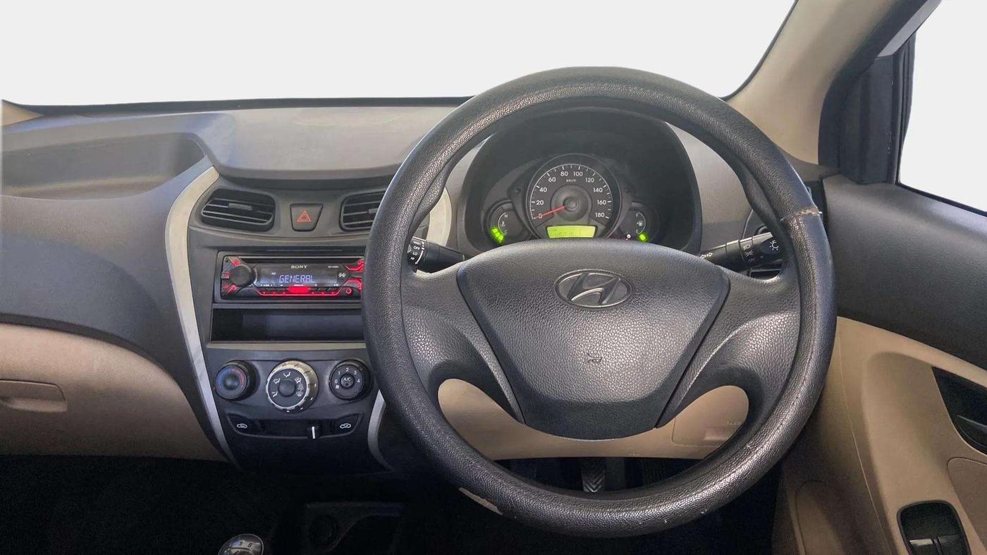 2018 Hyundai Eon ERA +, Petrol, Manual, 46,247 km, Steering Wheel Close Up