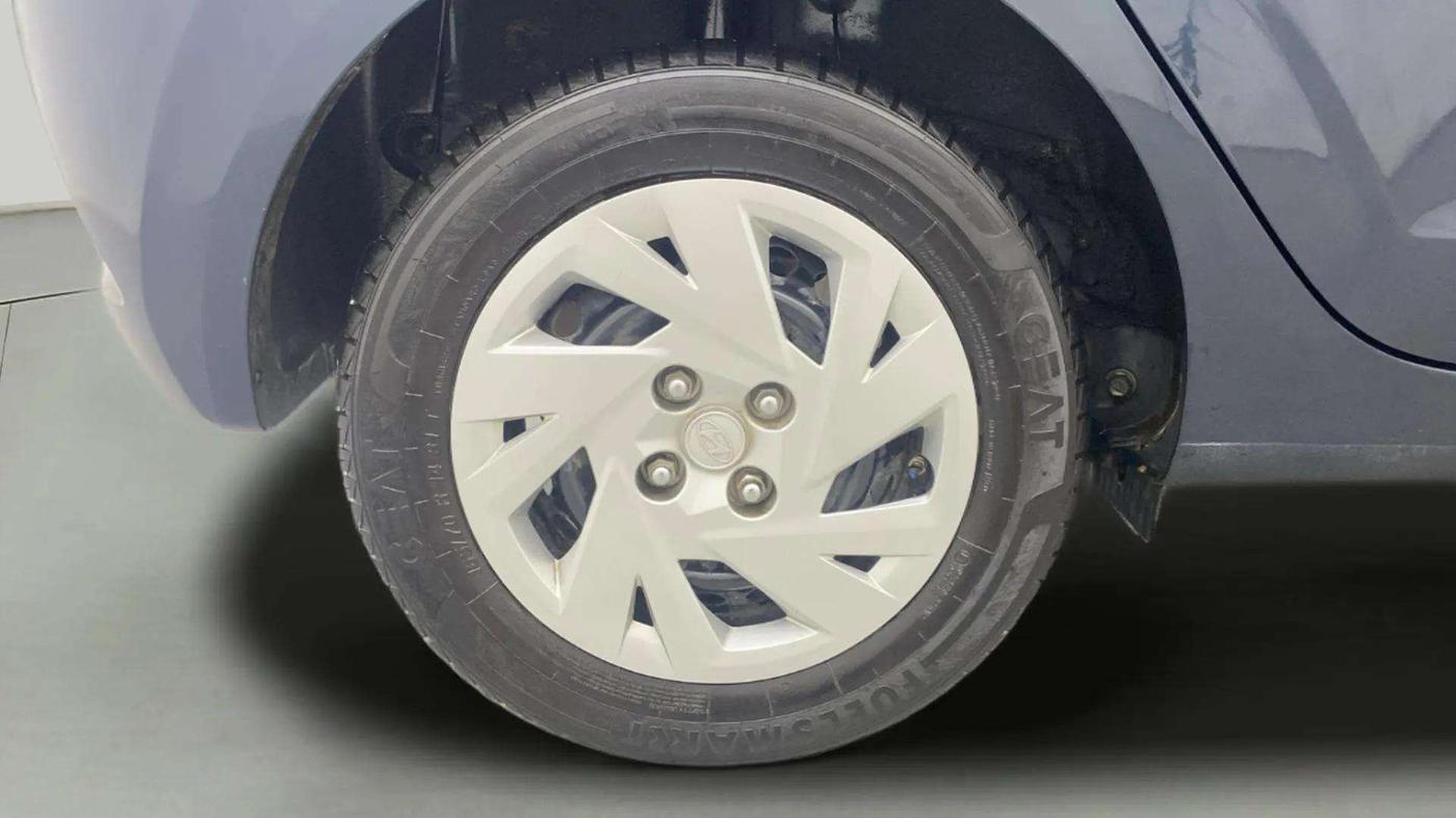 2023 Hyundai GRAND I10 NIOS MAGNA 1.2 KAPPA VTVT, Petrol, Manual, 13,869 km, Right Rear Wheel
