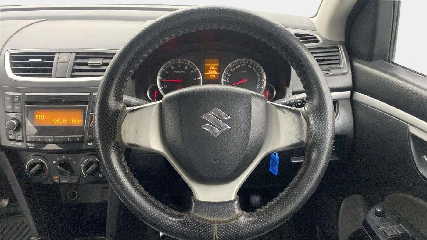 2015 Maruti Swift VXI, Petrol, Manual, 75,744 km, Steering Wheel Close Up