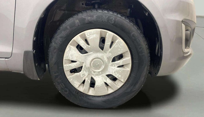 2015 Maruti Swift VXI, Petrol, Manual, 75,318 km, Right Front Wheel