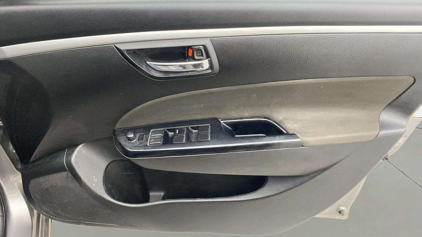2015 Maruti Swift VXI, Petrol, Manual, 75,744 km, Driver Side Door Panels Control