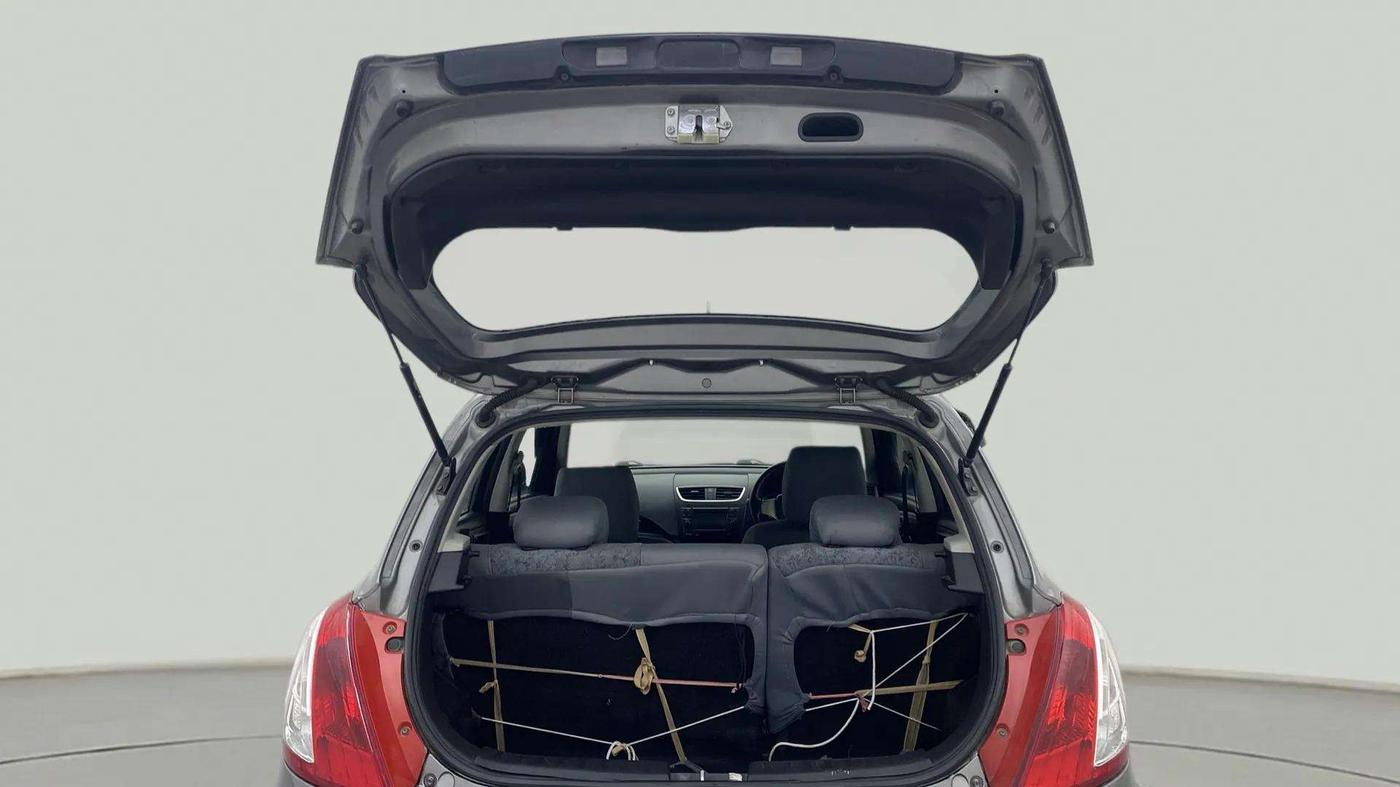 2015 Maruti Swift VXI, Petrol, Manual, 75,744 km, Boot Door Open