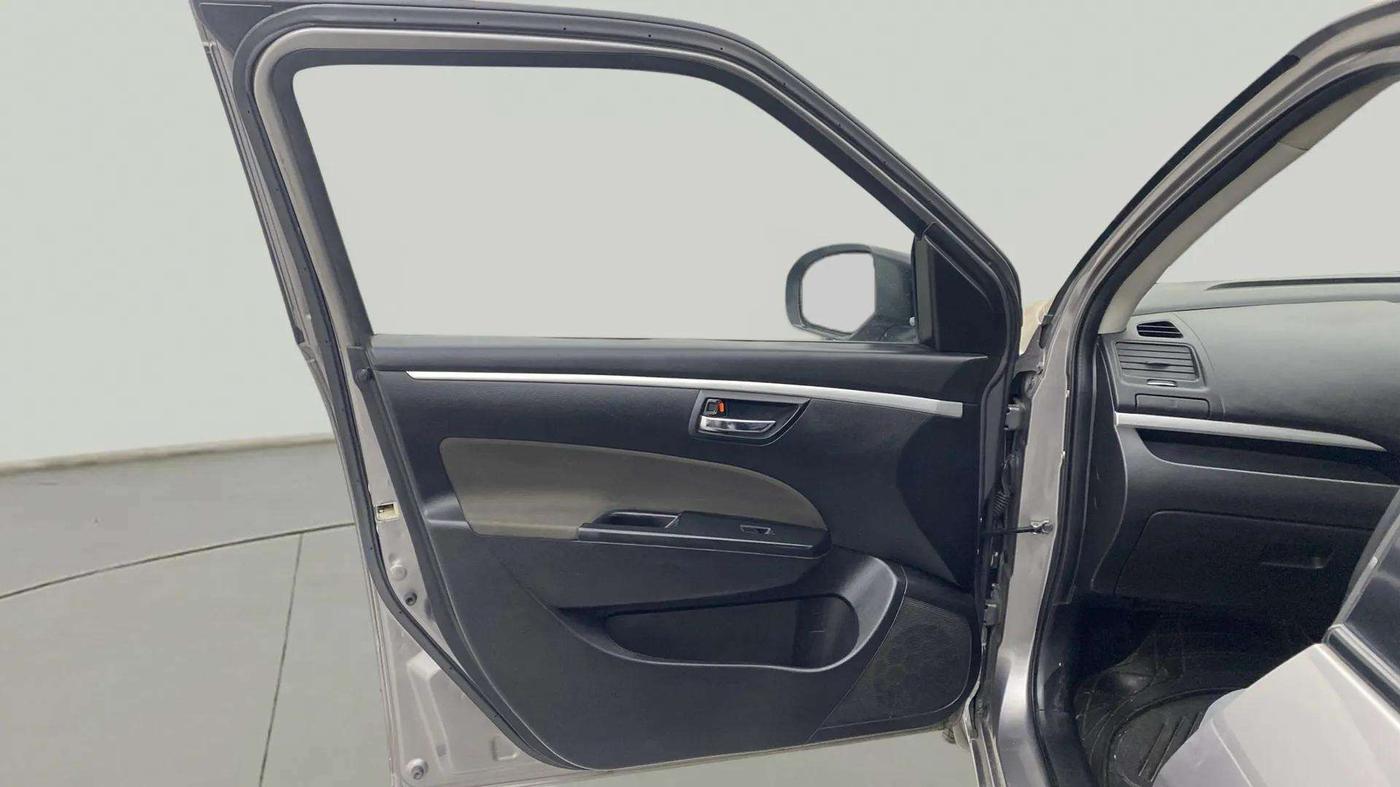 2015 Maruti Swift VXI, Petrol, Manual, 75,744 km, LHS Front Door
