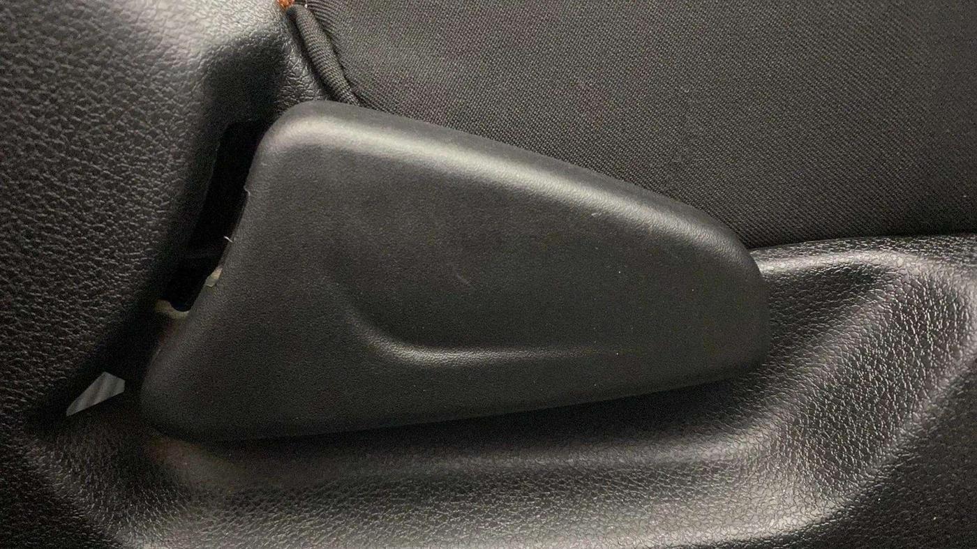 2021 Renault Kwid CLIMBER 1.0 (O), Petrol, Manual, 23,633 km, Driver Side Adjustment Panel