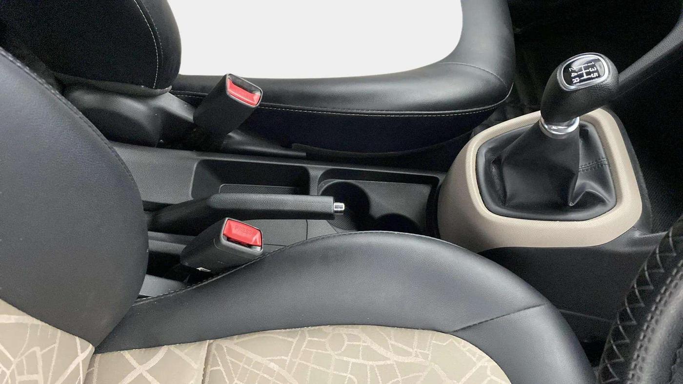 2018 Hyundai Grand i10 SPORTZ 1.2 KAPPA VTVT, Petrol, Manual, 24,408 km, Gear Lever