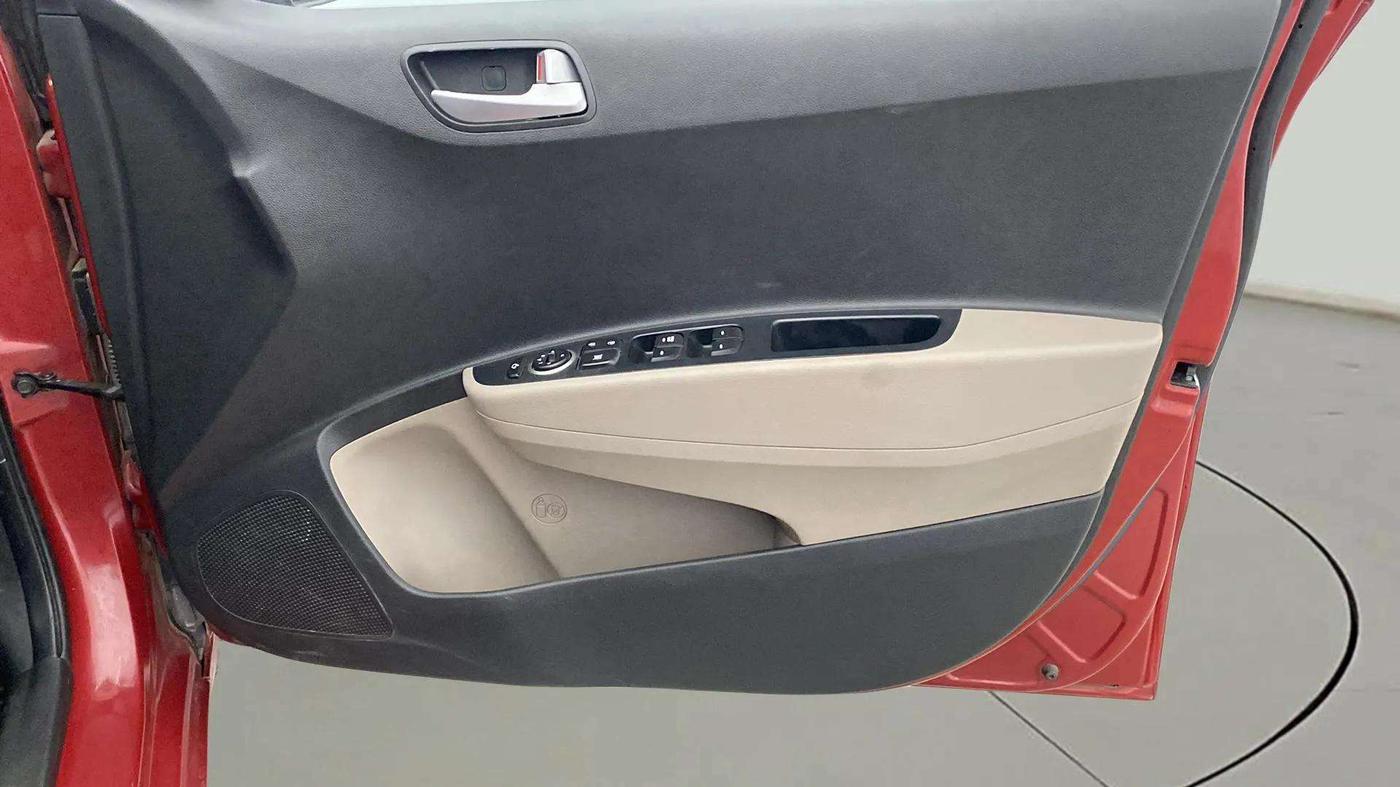 2018 Hyundai Grand i10 SPORTZ 1.2 KAPPA VTVT, Petrol, Manual, 24,408 km, Driver Side Door Panels Control