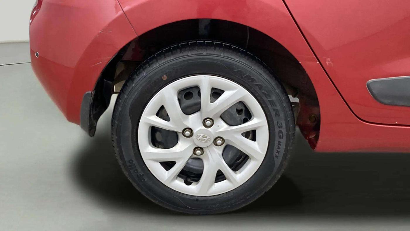 2018 Hyundai Grand i10 SPORTZ 1.2 KAPPA VTVT, Petrol, Manual, 24,408 km, Right Rear Wheel
