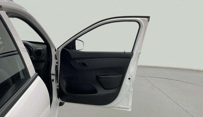 2021 Renault Kwid RXL, Petrol, Manual, 19,712 km, RHS Front Door
