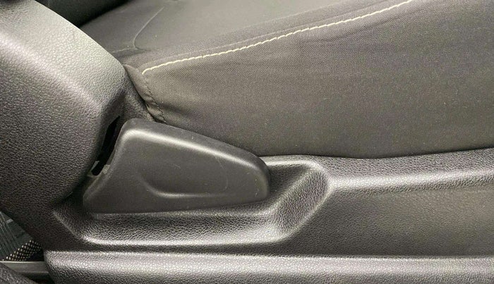 2021 Renault Kwid RXL, Petrol, Manual, 19,712 km, Driver Side Adjustment Panel