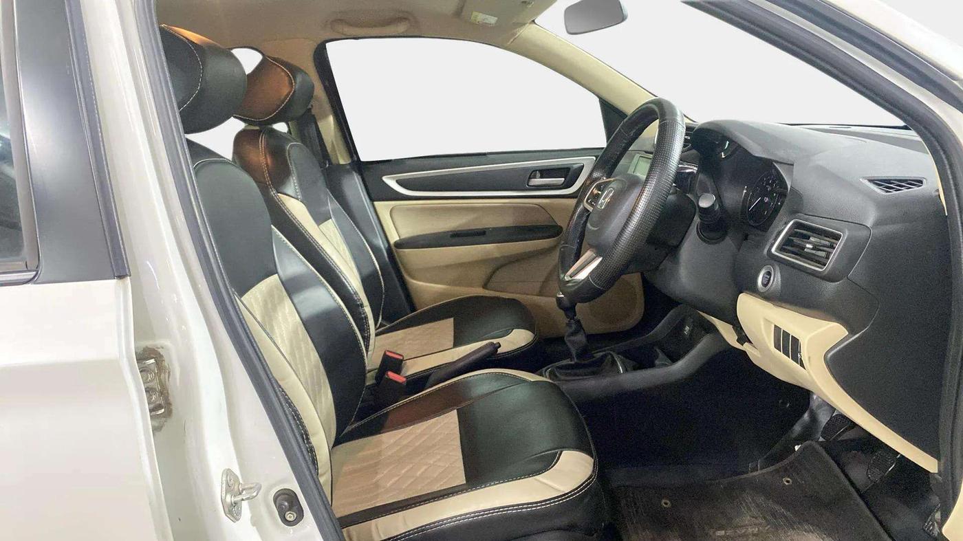 2022 Honda Amaze 1.2L I-VTEC VX, Petrol, Manual, 21,286 km, Right Side Front Door Cabin