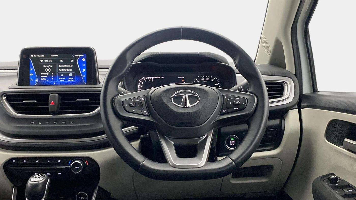 2023 Tata ALTROZ XZA, Petrol, Automatic, 18,006 km, Steering Wheel Close Up