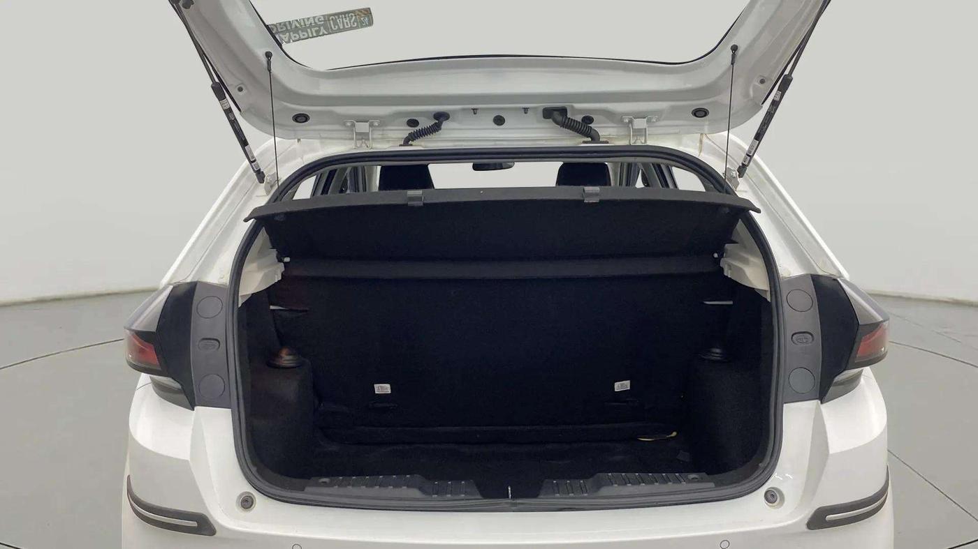 2023 Tata ALTROZ XZA, Petrol, Automatic, 18,006 km, Boot Open Zoomed View