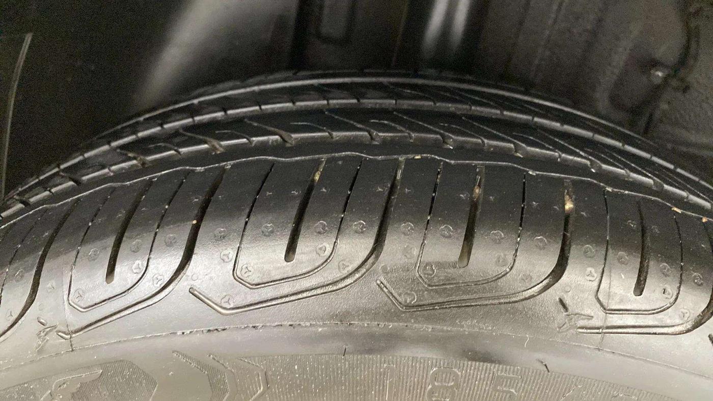 2023 Tata ALTROZ XZA, Petrol, Automatic, 18,006 km, Right Rear Tyre Tread