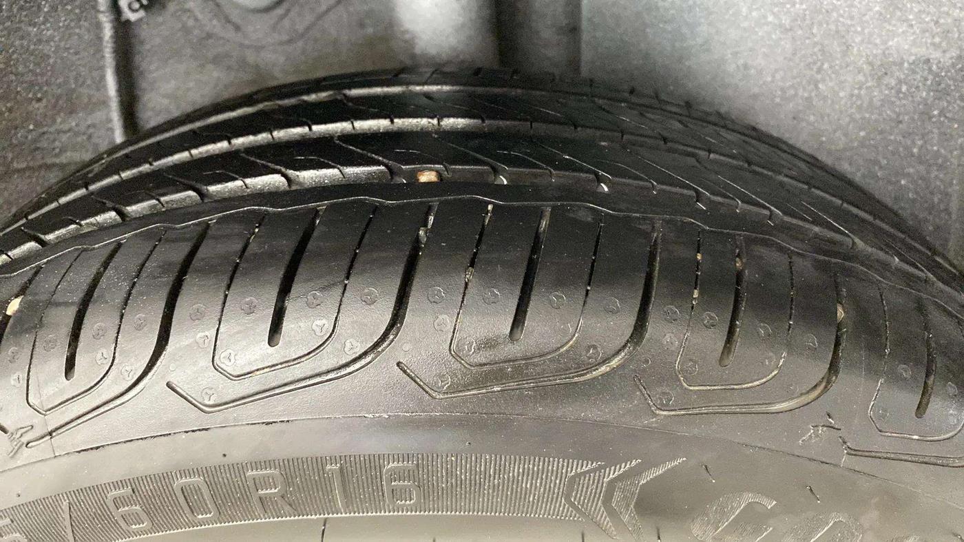 2023 Tata ALTROZ XZA, Petrol, Automatic, 18,006 km, Left Rear Tyre Tread