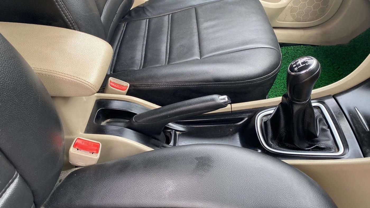 2020 Maruti Ciaz DELTA 1.5 SHVS MT PETROL, Petrol, Manual, 43,166 km, Gear Lever