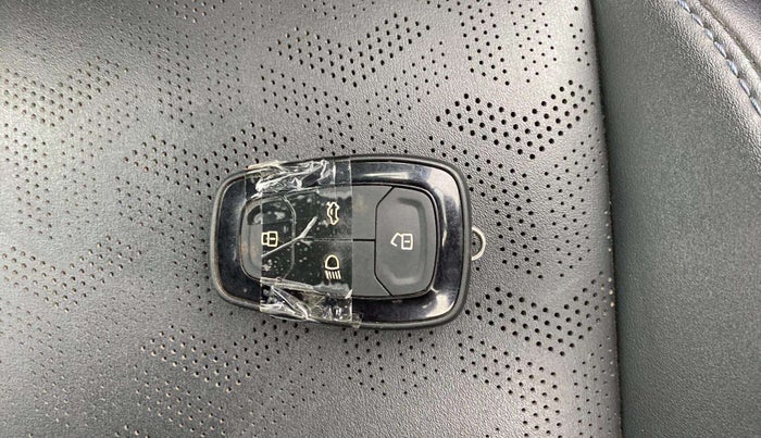 2022 Tata ALTROZ XZ PLUS I-TURBO PETROL DARK EDITION, Petrol, Manual, 3,250 km, Key Close Up