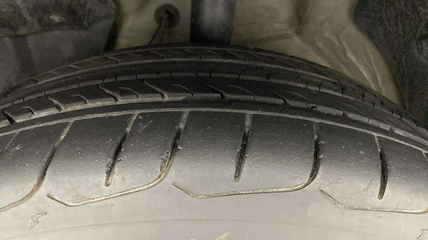 2019 MG HECTOR SHARP 1.5 DCT PETROL, Petrol, Automatic, 78,762 km, Left Front Tyre Tread