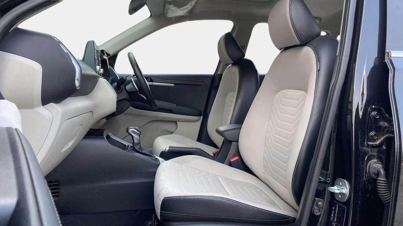 2023 KIA SONET 	 HTX 1.0 TURBO DCT, Petrol, Automatic, 6,557 km, Right Side Front Door Cabin