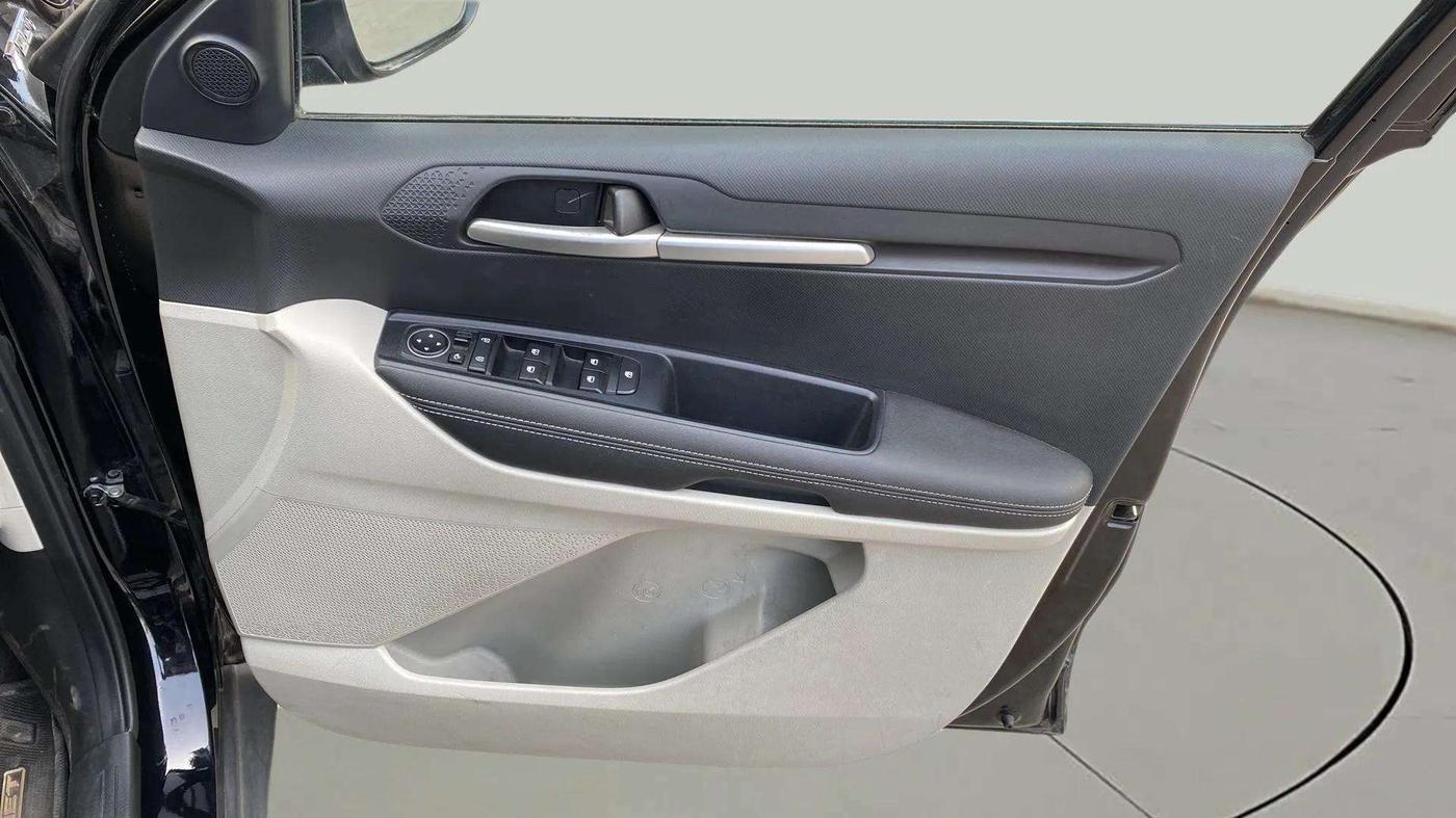 2023 KIA SONET 	 HTX 1.0 TURBO DCT, Petrol, Automatic, 6,557 km, Driver Side Door Panels Control