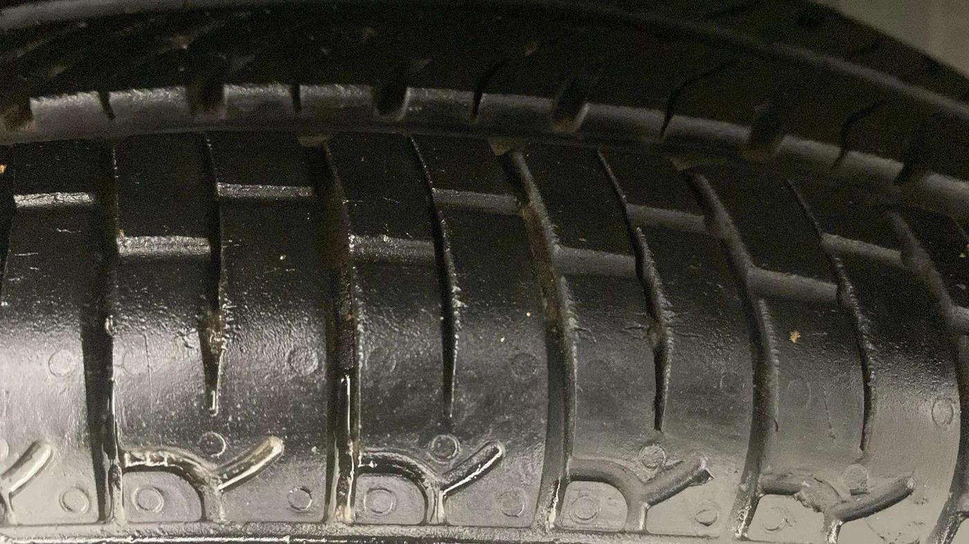2021 Hyundai NEW SANTRO SPORTZ EXECUTIVE MT CNG, CNG, Manual, 16,591 km, Left Rear Tyre Tread