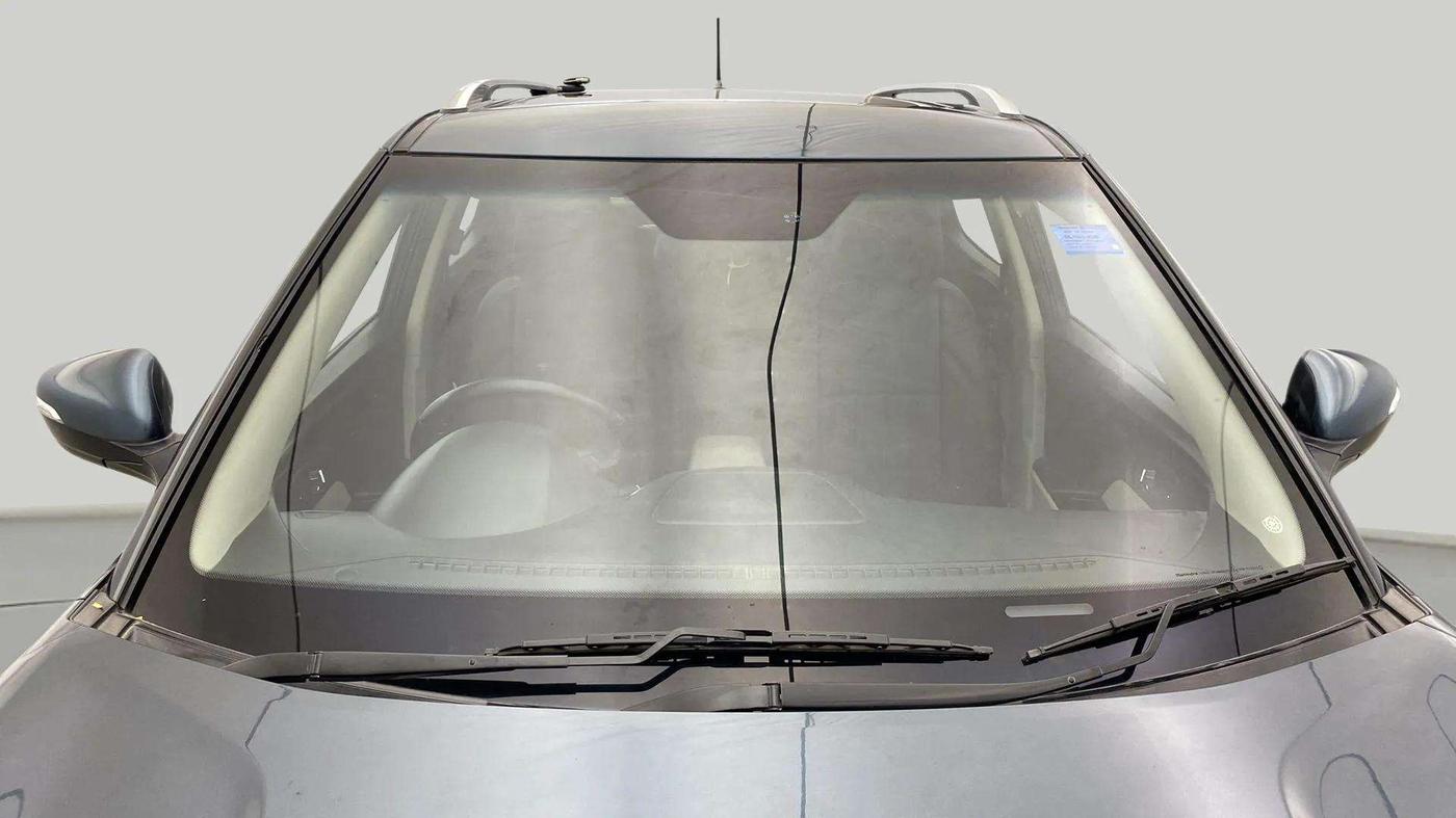 2019 Mahindra XUV300 W8 (O) 1.2 PETROL, Petrol, Manual, 45,040 km, Front Windshield