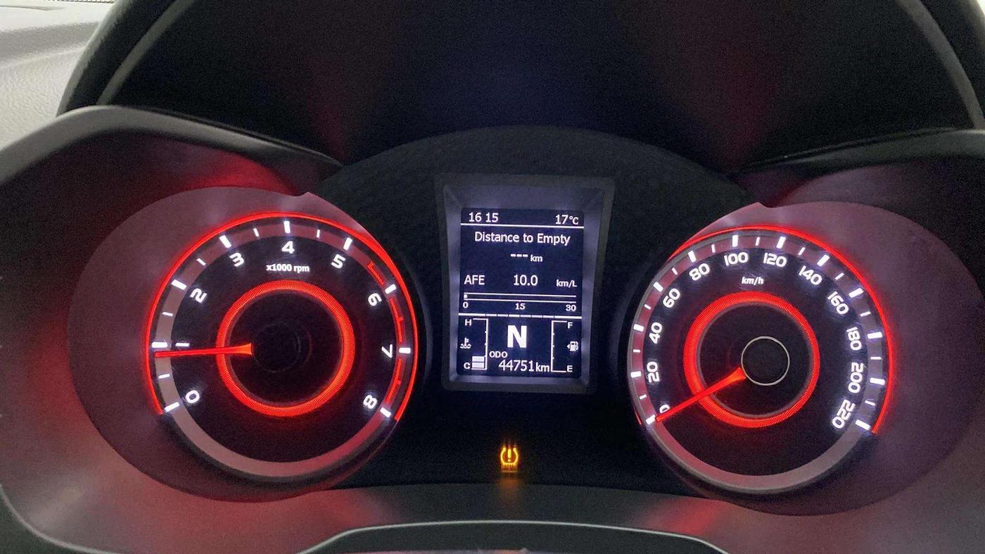 2019 Mahindra XUV300 W8 (O) 1.2 PETROL, Petrol, Manual, 45,040 km, Odometer Image