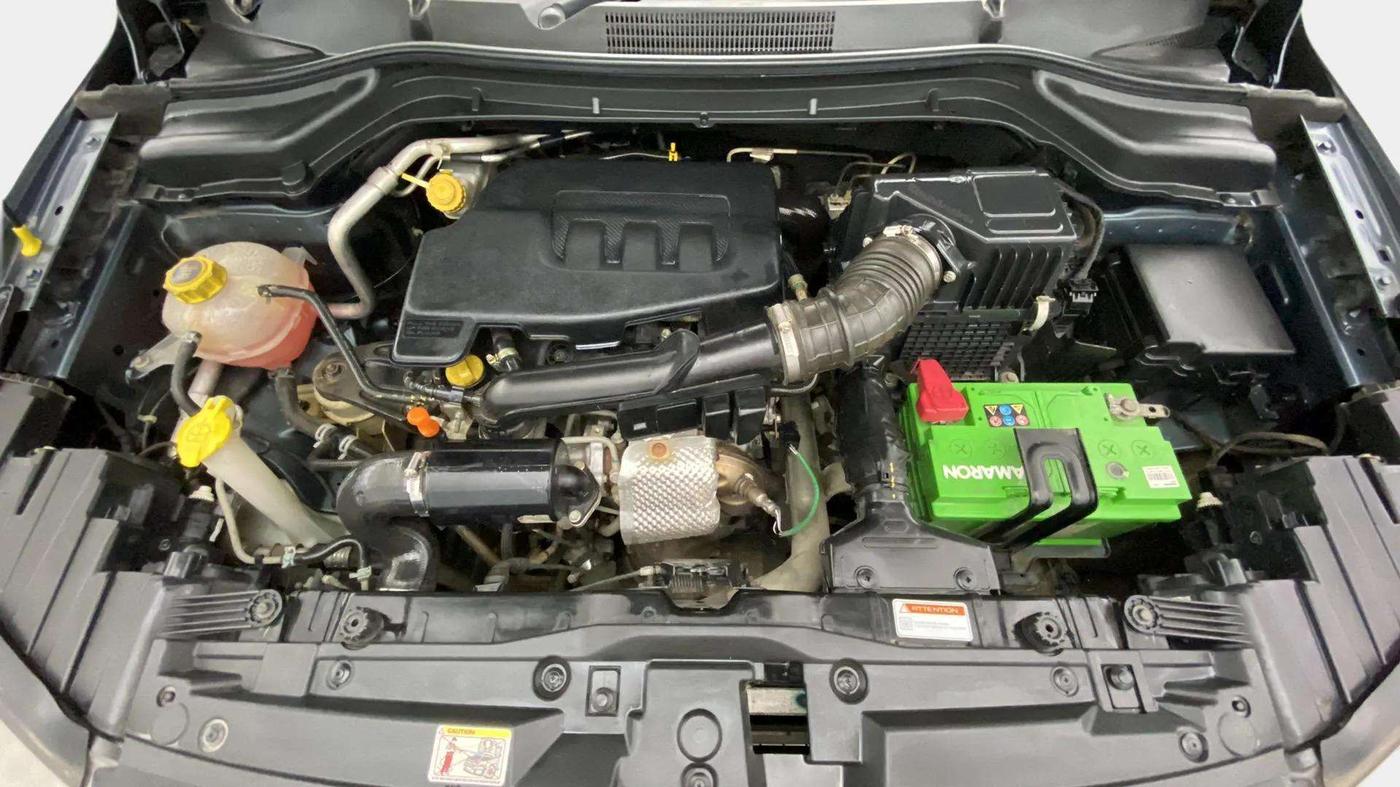 2019 Mahindra XUV300 W8 (O) 1.2 PETROL, Petrol, Manual, 45,040 km, Engine View