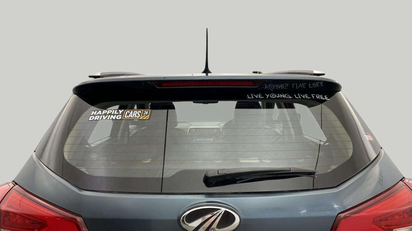 2019 Mahindra XUV300 W8 (O) 1.2 PETROL, Petrol, Manual, 45,040 km, Rear Windshield