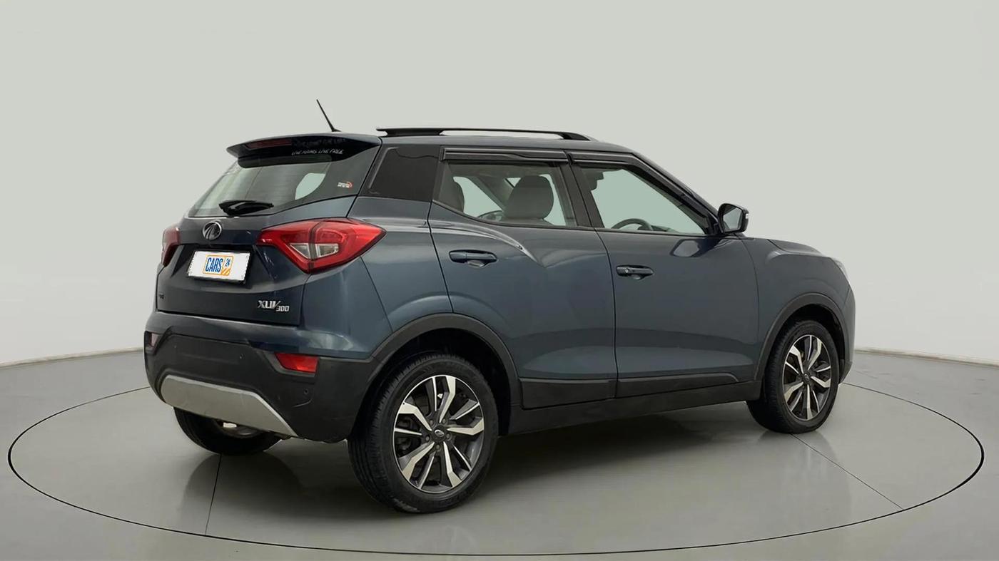 2019 Mahindra XUV300 W8 (O) 1.2 PETROL, Petrol, Manual, 45,040 km, Right Back Diagonal