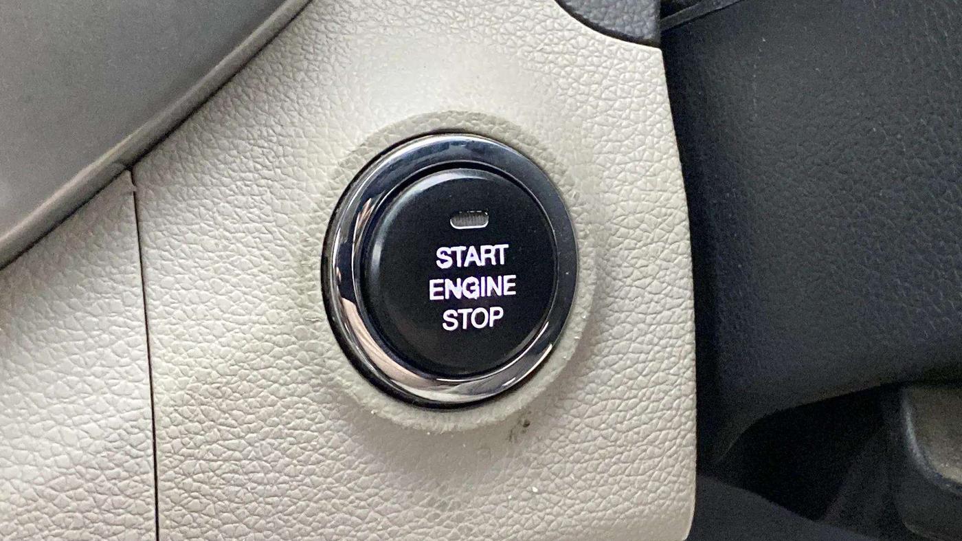 2019 Mahindra XUV300 W8 (O) 1.2 PETROL, Petrol, Manual, 45,040 km, Keyless Start/ Stop Button