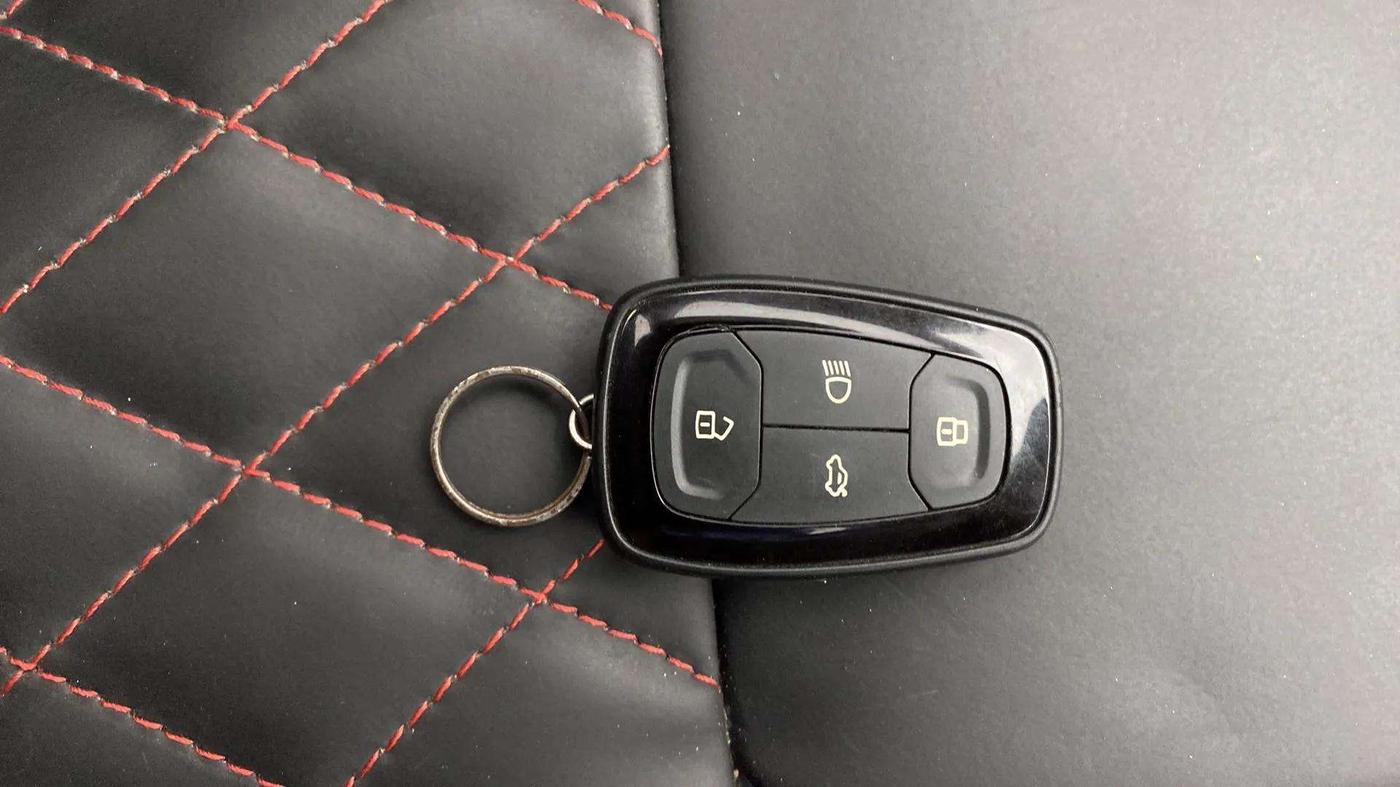 2022 Tata ALTROZ XT PETROL, Petrol, Manual, 11,071 km, Key Close Up
