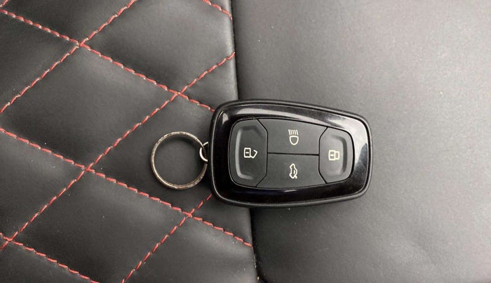 2022 Tata ALTROZ XT PETROL, Petrol, Manual, 11,071 km, Key Close Up
