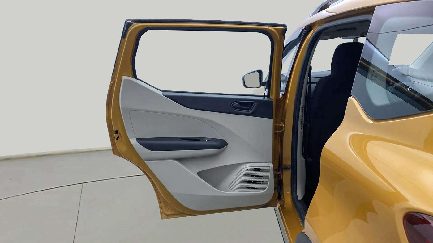 2021 Renault TRIBER RXT AMT, Petrol, Automatic, 8,370 km, LHS Rear Door