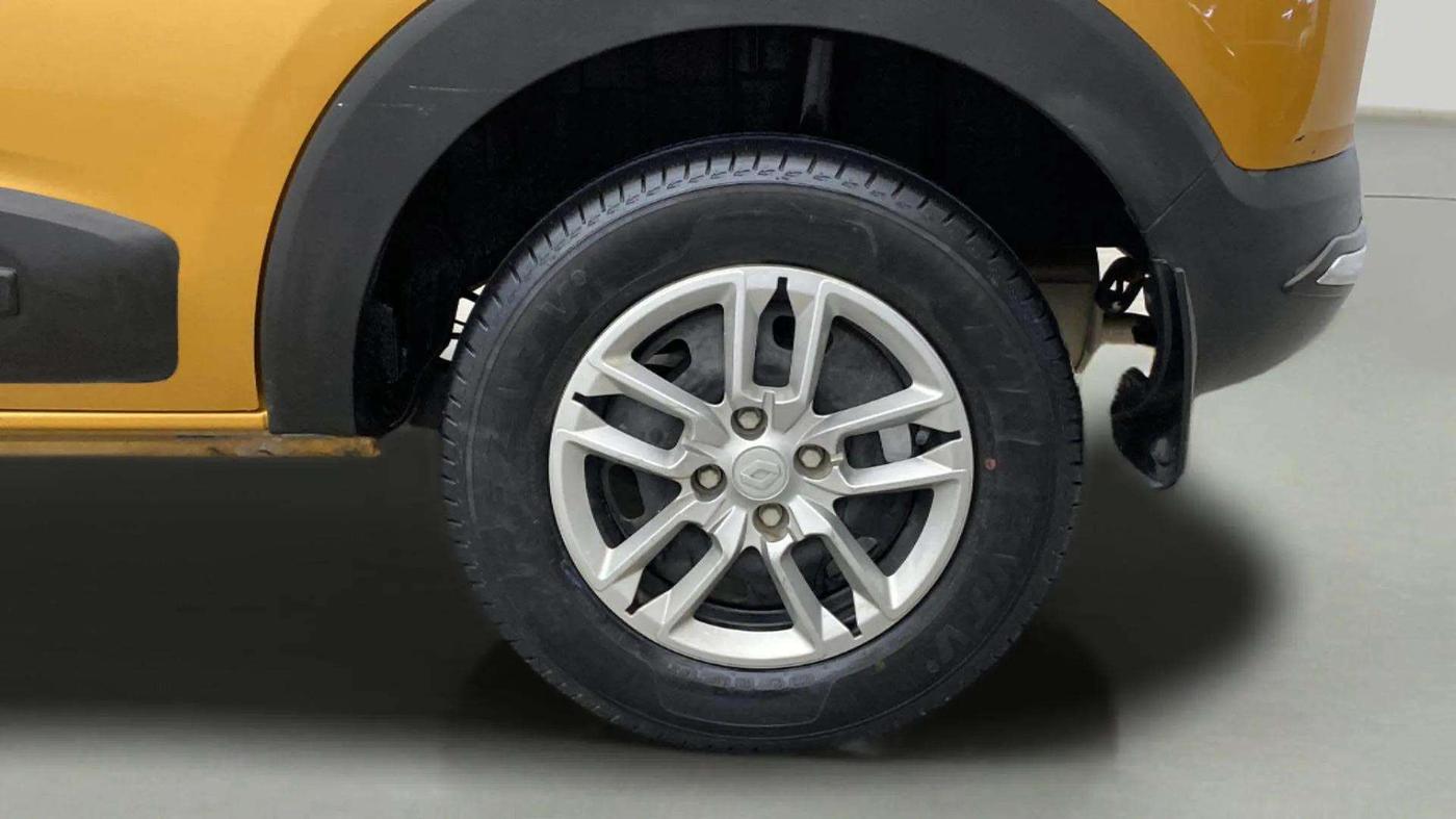 2021 Renault TRIBER RXT AMT, Petrol, Automatic, 8,370 km, Left Rear Wheel