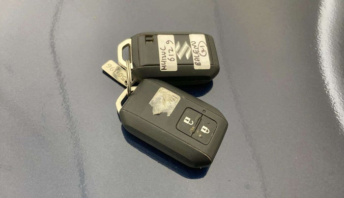 2022 Maruti Baleno ZETA PETROL 1.2, Petrol, Manual, 40,569 km, Key Close Up