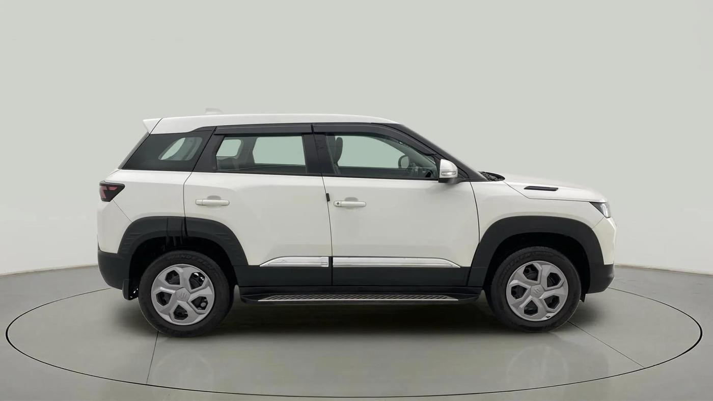 2023 Maruti BREZZA VXI AT SMART HYBRID, Petrol, Automatic, 32,026 km, Right Side View