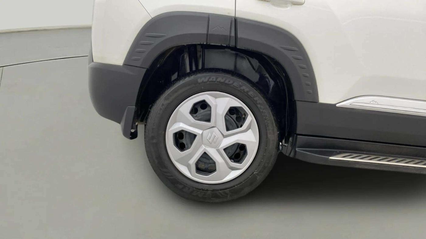 2023 Maruti BREZZA VXI AT SMART HYBRID, Petrol, Automatic, 32,026 km, Right Rear Wheel