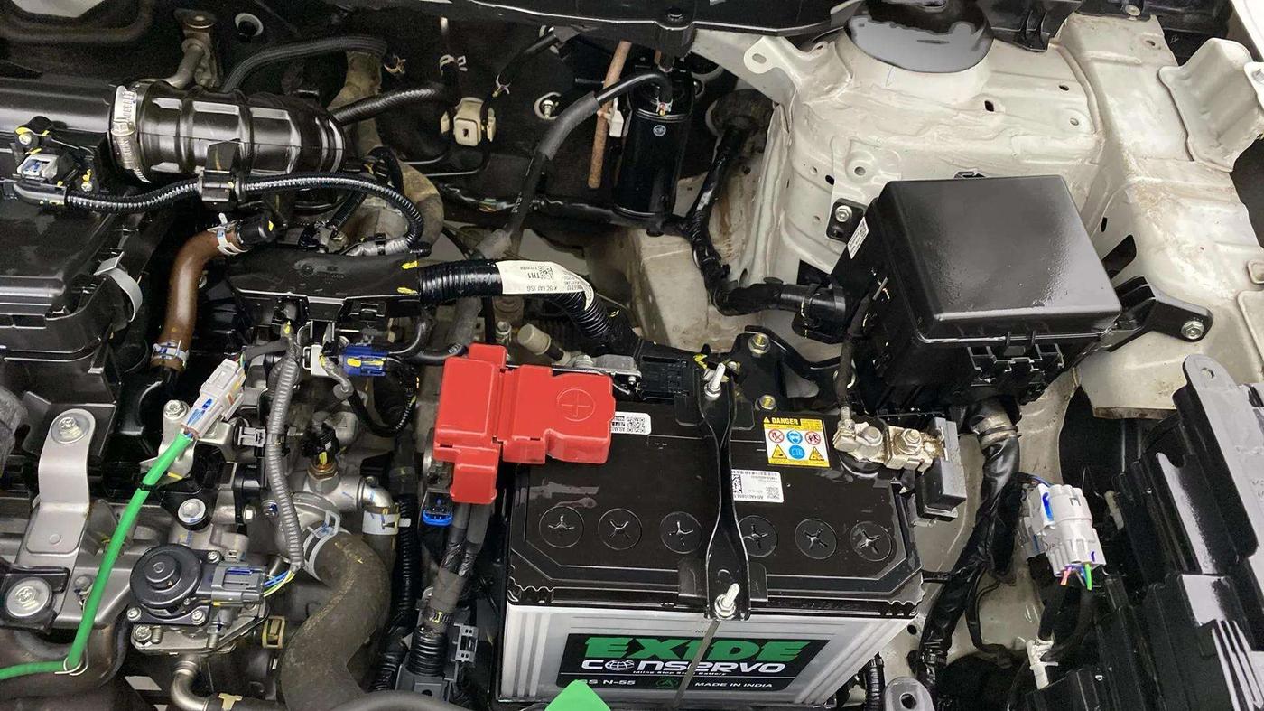 2023 Maruti BREZZA VXI AT SMART HYBRID, Petrol, Automatic, 32,026 km, Engine View - Left