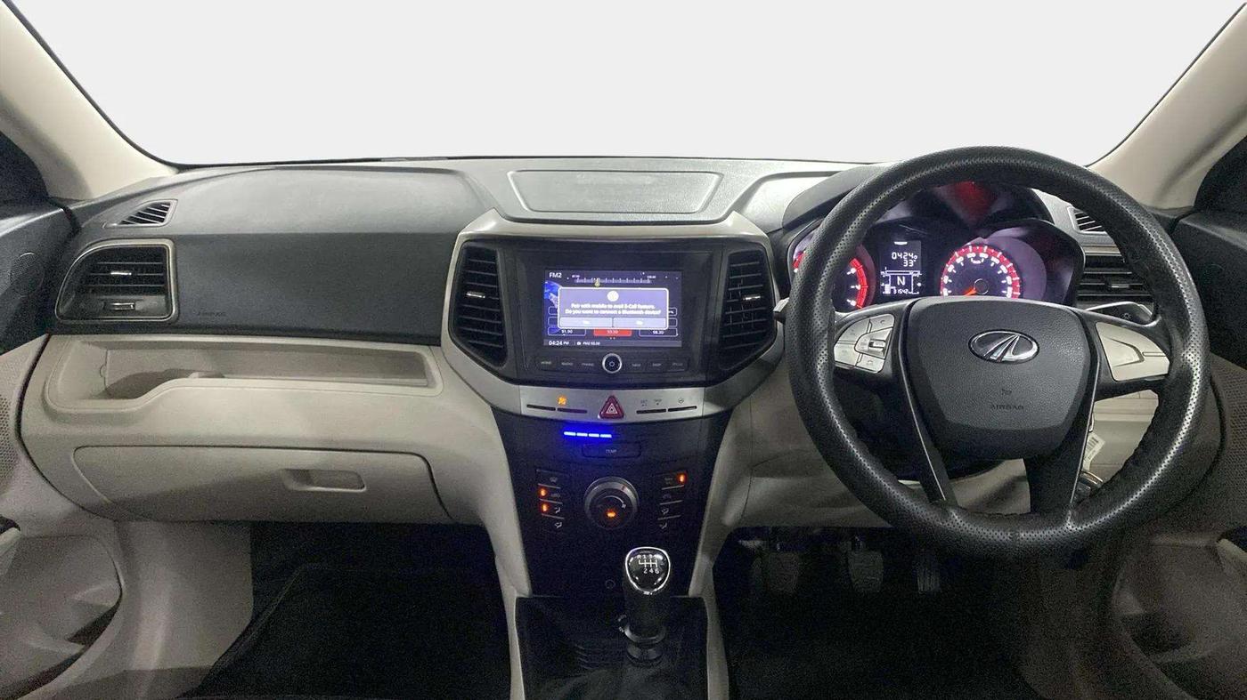 2020 Mahindra XUV300 W6 1.2 PETROL, Petrol, Manual, 31,817 km, Dashboard
