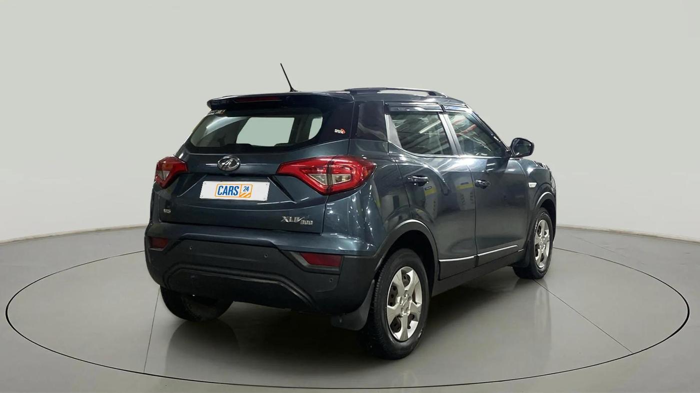 2020 Mahindra XUV300 W6 1.2 PETROL, Petrol, Manual, 31,817 km, Right Back Diagonal