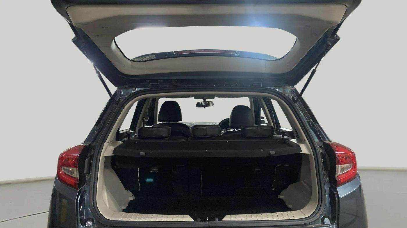 2020 Mahindra XUV300 W6 1.2 PETROL, Petrol, Manual, 31,817 km, Boot Inside