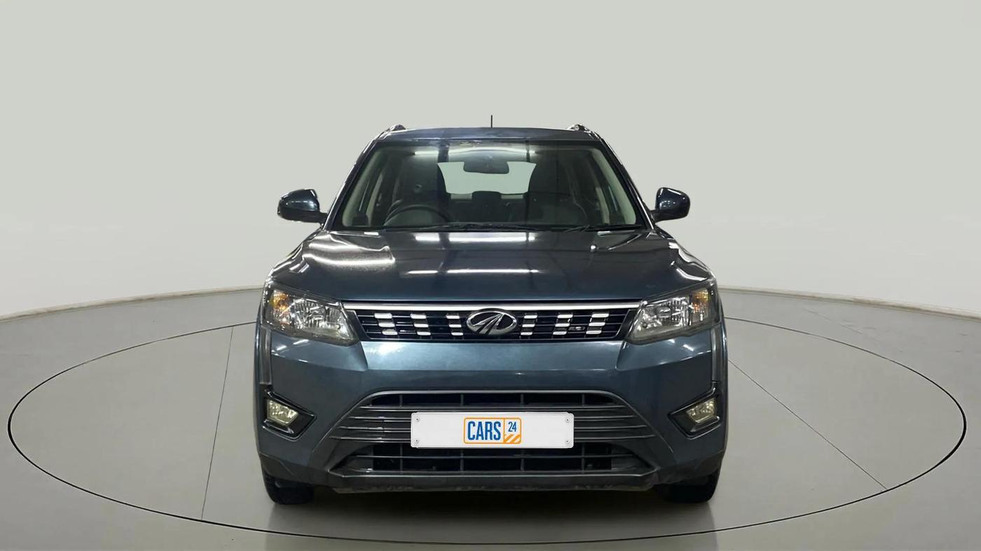 2020 Mahindra XUV300 W6 1.2 PETROL, Petrol, Manual, 31,817 km, Front