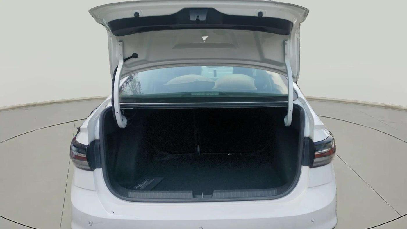 2023 Volkswagen VIRTUS TOPLINE TSI 1.0 AT, Petrol, Automatic, 23,916 km, Boot Door Open