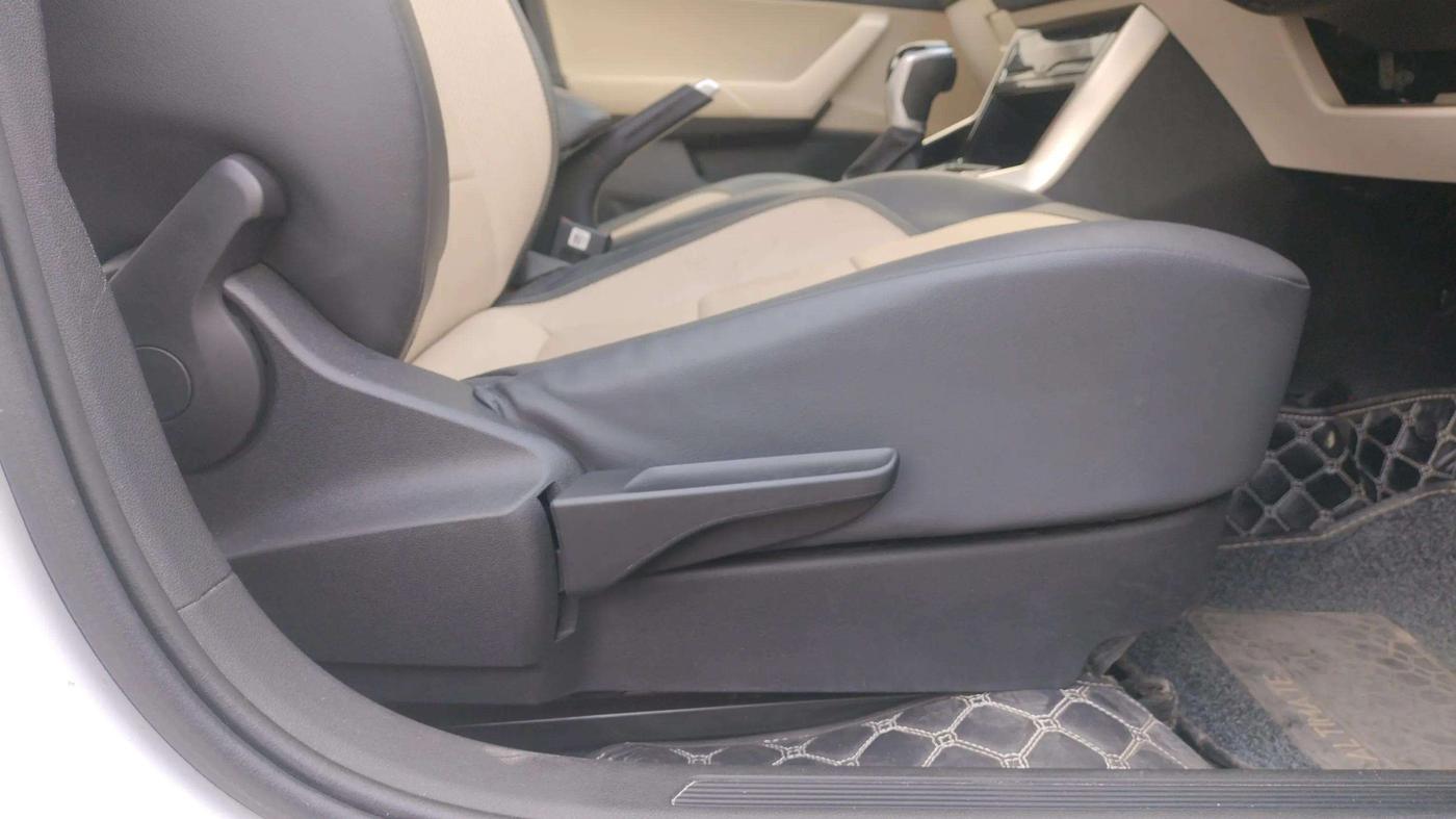 2023 Volkswagen VIRTUS TOPLINE TSI 1.0 AT, Petrol, Automatic, 23,916 km, Driver Side Adjustment Panel